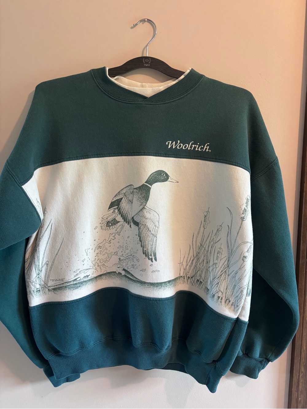 Woolrich Men's Forest Green and Cream Duck Graphic Crewneck Sweater
